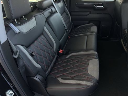 Used 2025 Chevrolet Silverado 1500 RST w/ Redline Edition AWD/4WD image 25