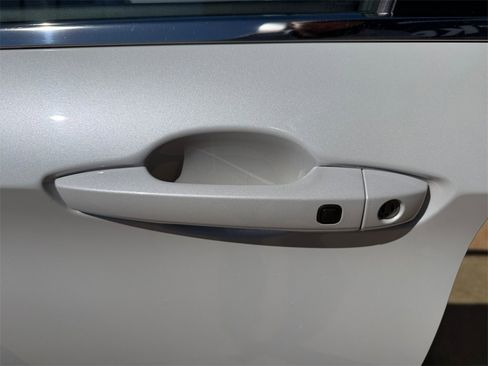 Used 2022 Mitsubishi Outlander SE image 29