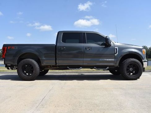 Used 2017 Ford F250 Lariat w/ Lariat Ultimate Package AWD/4WD image 3