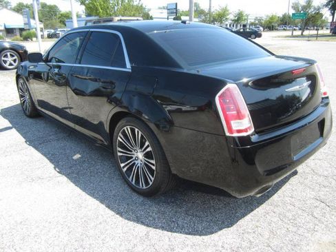 Used 2013 Chrysler 300 S RWD image 6