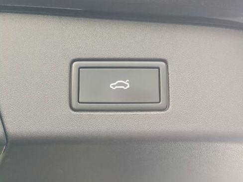 Certified 2021 Volkswagen ID.4 Pro S w/ Gradient Package image 10