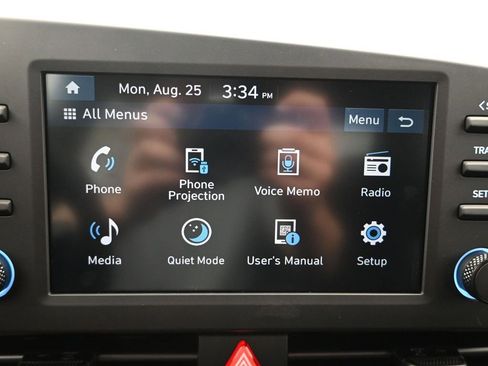 Used 2025 Hyundai Elantra Sport image 13