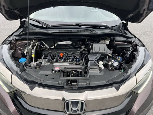 Used 2019 Honda HR-V Touring image 28