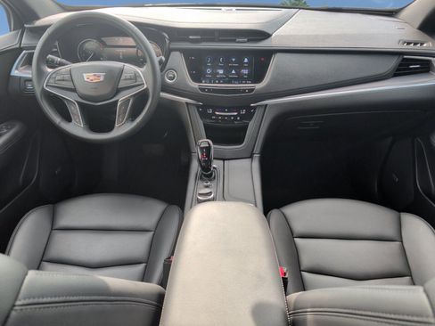 Used 2024 Cadillac XT5 Luxury w/ LPO, Floor Liner Package FWD image 25