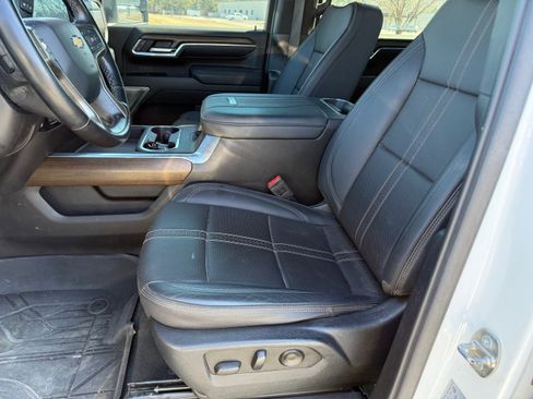 Used 2024 Chevrolet Silverado 3500 High Country w/ High Country Premium Package image 9