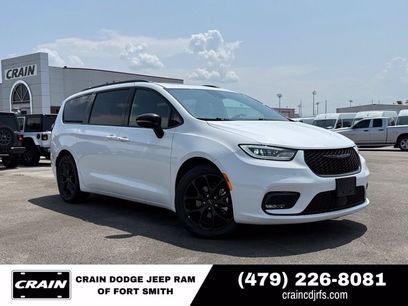 Used 2025 Chrysler Pacifica Limited