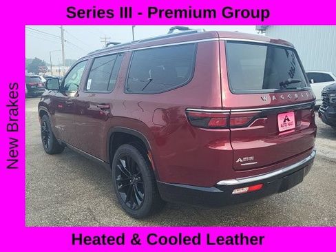 Used 2023 Jeep Wagoneer Series III w/ Premium Group I AWD/4WD image 11