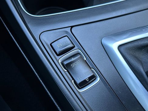 Used 2018 BMW 230i Convertible image 31