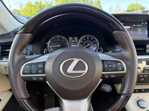 Used 2018 Lexus ES 350 w/ Premier Package FWD image 23