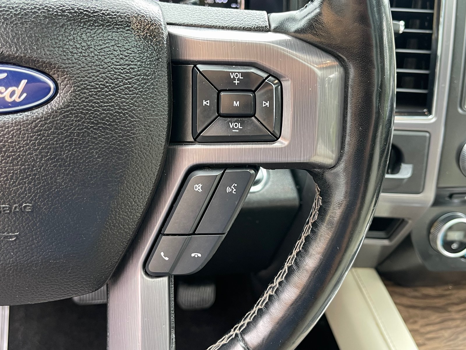 Used 2018 Ford Expedition Max Platinum AWD/4WD image 29