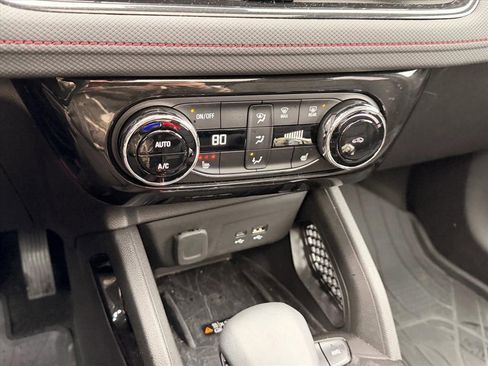 Used 2025 Chevrolet TrailBlazer RS w/ Convenience Package image 23