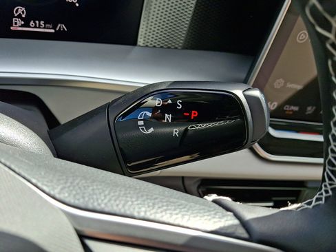 New 2025 Volkswagen Tiguan SE image 8