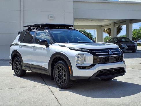 Used 2026 Mitsubishi Outlander AWD image 5