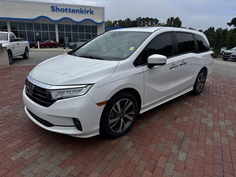 Used 2024 Honda Odyssey Touring image 1