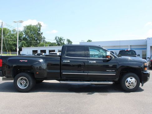 Used 2017 Chevrolet Silverado 3500 LTZ w/ Duramax Plus Package AWD/4WD image 11