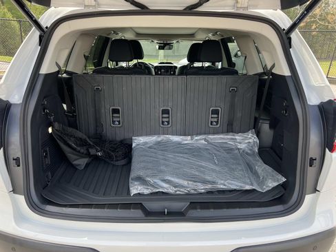 Certified 2025 Subaru Ascent Limited w/ Popular Package #2 image 18