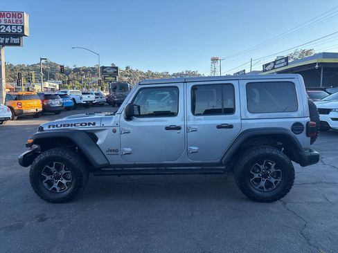 Used 2018 Jeep Wrangler Unlimited Rubicon AWD/4WD image 9