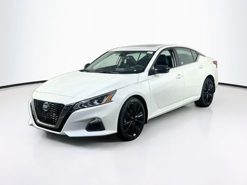 Used 2021 Nissan Altima 2.5 SR w/ SR Premium Package AWD/4WD image 1