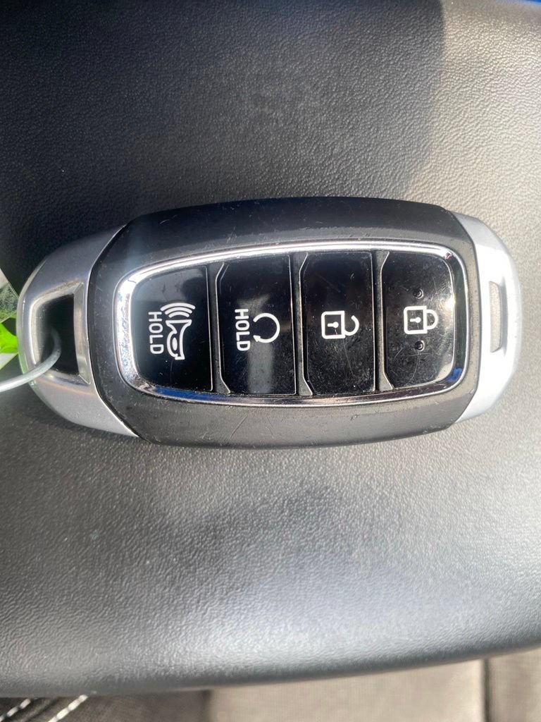 Used 2025 Hyundai Venue SEL FWD image 52