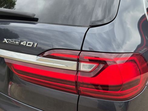 Used 2022 BMW X7 xDrive40i w/ Premium Package image 9