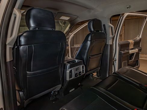 Used 2019 Ford F350 Lariat image 21