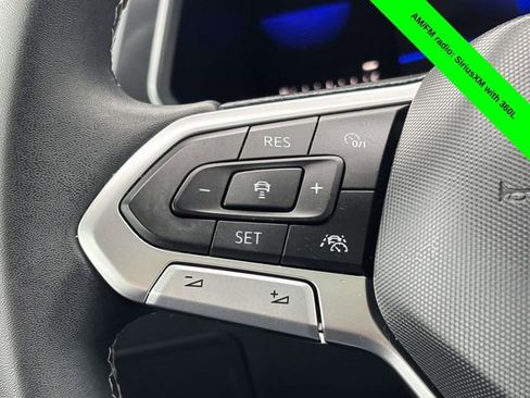 Used 2022 Volkswagen Tiguan SE image 13