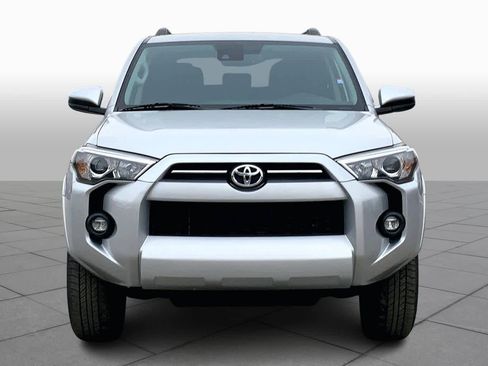 Used 2024 Toyota 4Runner SR5 image 3