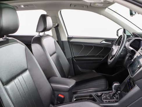 Used 2022 Volkswagen Tiguan SE AWD/4WD image 27