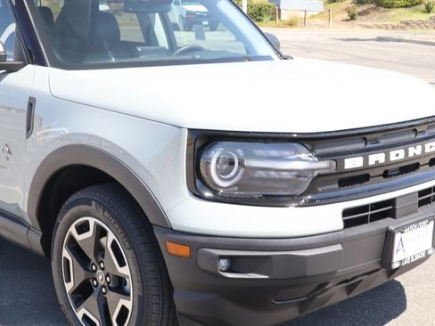Used 2024 Ford Bronco Sport Outer Banks w/ Tech Package AWD/4WD image 9