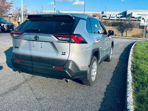 Certified 2022 Toyota RAV4 LE image 3
