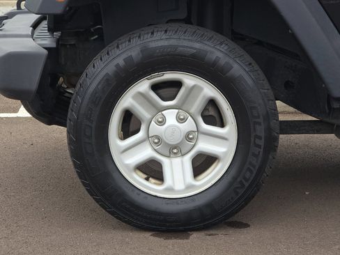 Used 2014 Jeep Wrangler Sport w/ Connectivity Group AWD/4WD image 24