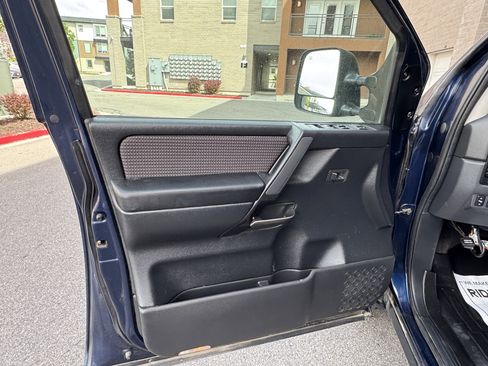 Used 2010 Nissan Titan SE w/ SE Value Truck Pkg AWD/4WD image 17