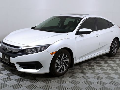 Used 2017 Honda Civic EX image 3