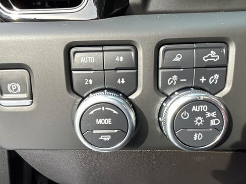 Certified 2024 GMC Sierra 2500 AT4X w/ AT4X AEV Edition image 13