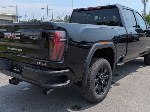 New 2026 GMC Sierra 2500 AT4 w/ AT4 Premium Plus Package AWD/4WD image 8