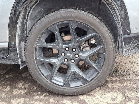 Used 2024 Chevrolet Traverse RS image 31