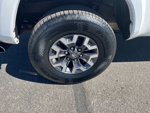 Used 2016 Toyota Tacoma SR5 w/ SR5 Appearance Package (SN) image 41