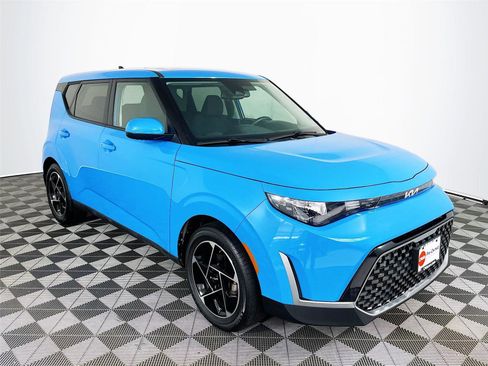 Used 2024 Kia Soul EX FWD image 1