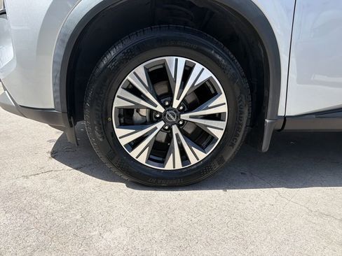 Used 2023 Nissan Rogue SV w/ SV Premium B Package image 12