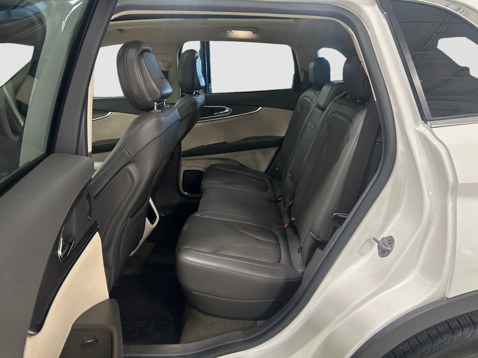 Used 2020 Lincoln Nautilus Reserve w/ Cargo Utility Package FWD image 14