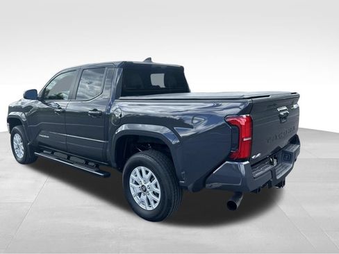 Certified 2025 Toyota Tacoma SR5 AWD/4WD image 4