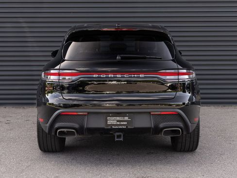 Certified 2025 Porsche Macan AWD/4WD image 6