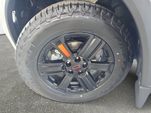 New 2026 Nissan Rogue SV AWD/4WD image 32