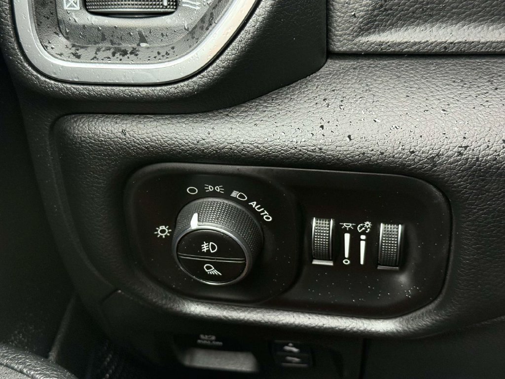 Used 2026 RAM 1500 Laramie AWD/4WD image 26