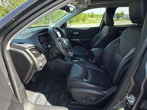 Used 2022 Jeep Cherokee Latitude Lux w/ Sun & Sound Group AWD/4WD image 25