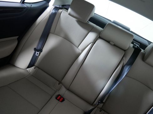 Used 2019 Lexus ES 350 w/ Premium Package FWD image 12