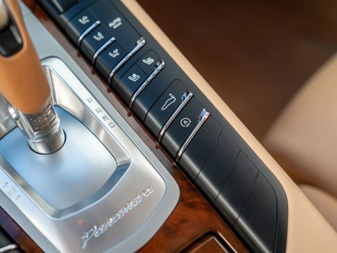 Used 2012 Porsche Panamera AWD/4WD image 25