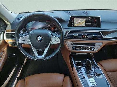Used 2022 BMW 750i xDrive 750i xDrive image 13