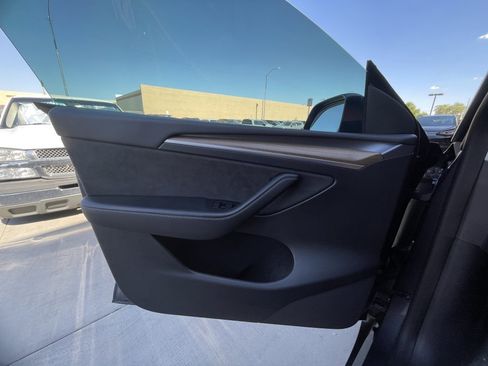 Used 2023 Tesla Model Y Long Range AWD/4WD image 24