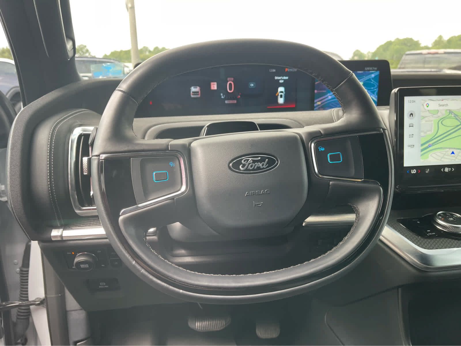 Used 2025 Ford Expedition Platinum w/ Stealth Performance Package AWD/4WD image 15
